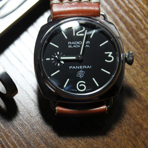 奢侈简洁复刻手表如何保养机械手表