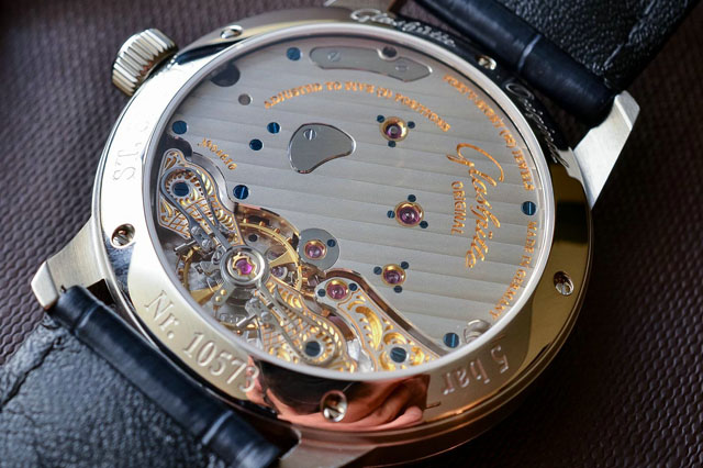 格拉苏蒂原创PanoReserve偏心动储腕表 打造爵士制表风范