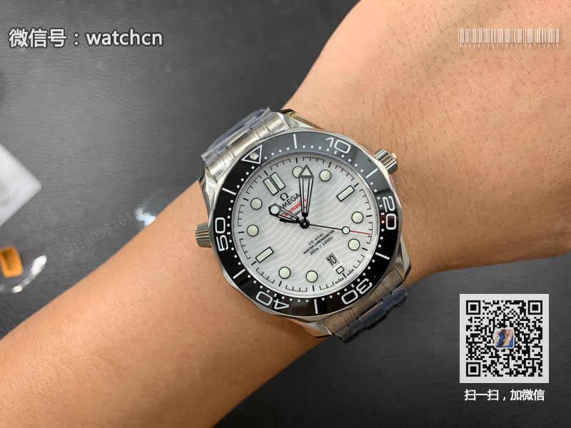 高仿欧米茄手表-海马系列300米潜水表210.30.42.20.04.001 机械男表